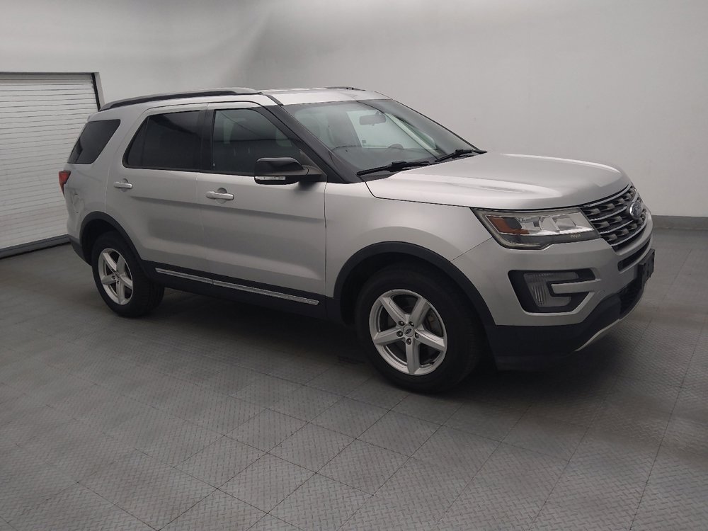 Used 2017 Ford Explorer XLT AWD/4WD image 11