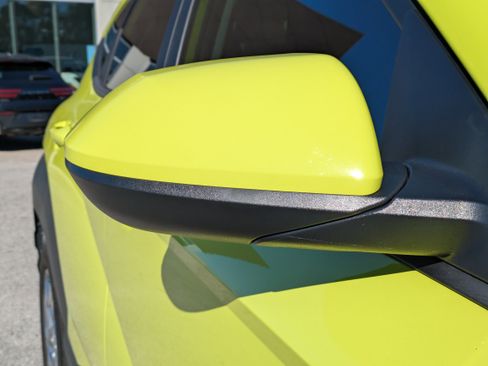 Certified 2025 Hyundai Kona SE image 12