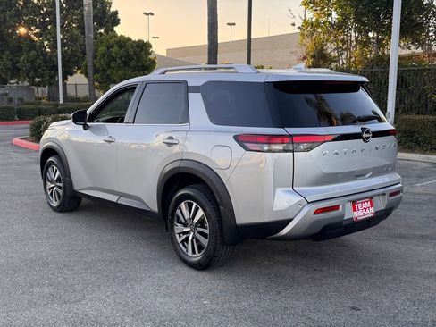 New 2025 Nissan Pathfinder SL image 5