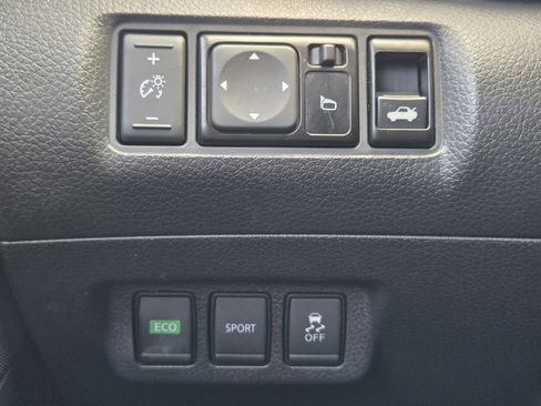 Used 2017 Nissan Sentra SR FWD image 17