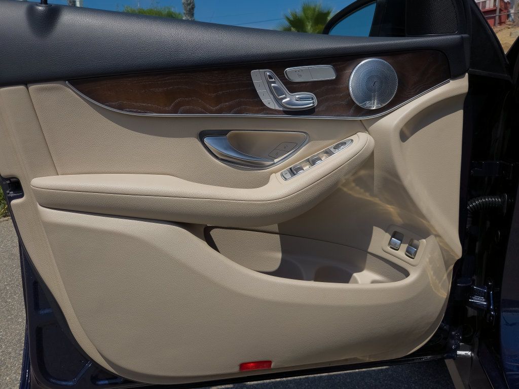 Used 2019 Mercedes-Benz GLC 350e 4MATIC image 13