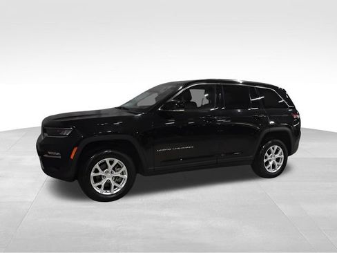 Used 2023 Jeep Grand Cherokee Limited AWD/4WD image 4