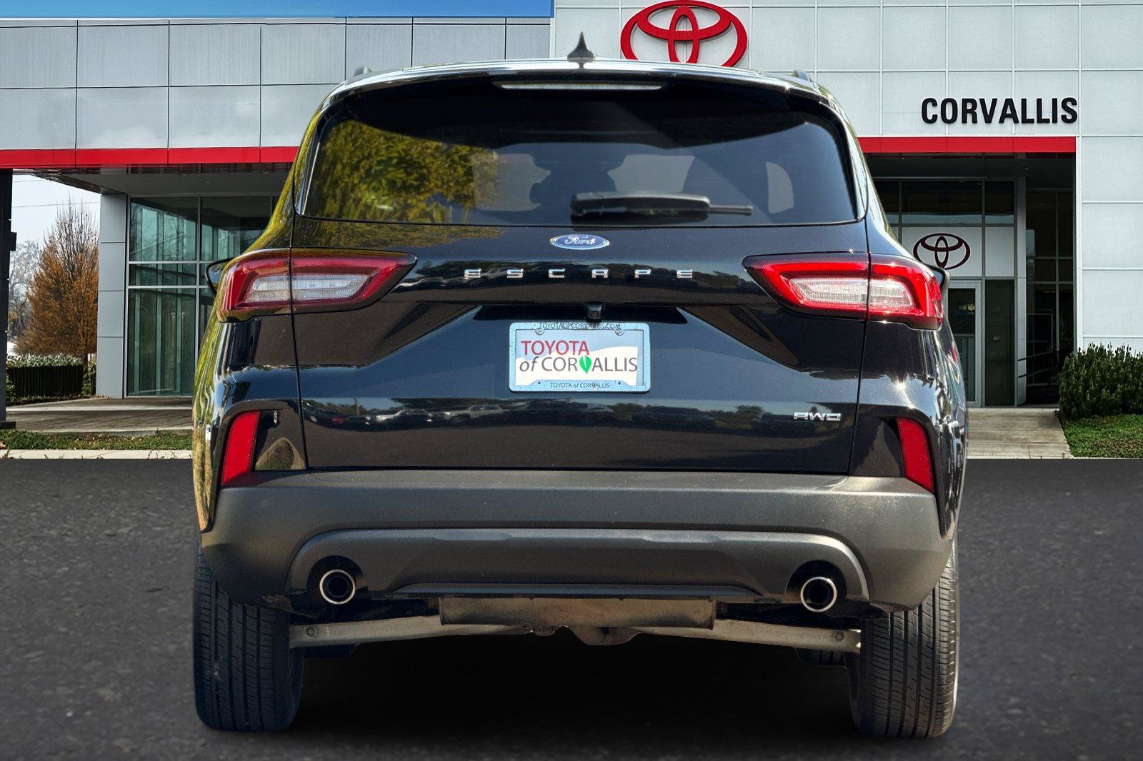 Used 2025 Ford Escape ST-Line Select AWD/4WD image 5