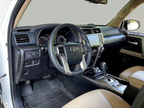 Used 2022 Toyota 4Runner SR5 Premium w/ Moonroof Package AWD/4WD image 17