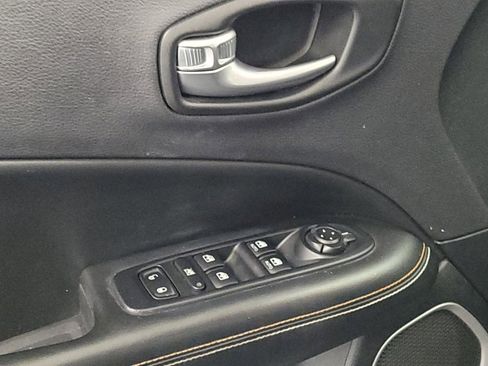 Used 2018 Jeep Compass Sport FWD image 27