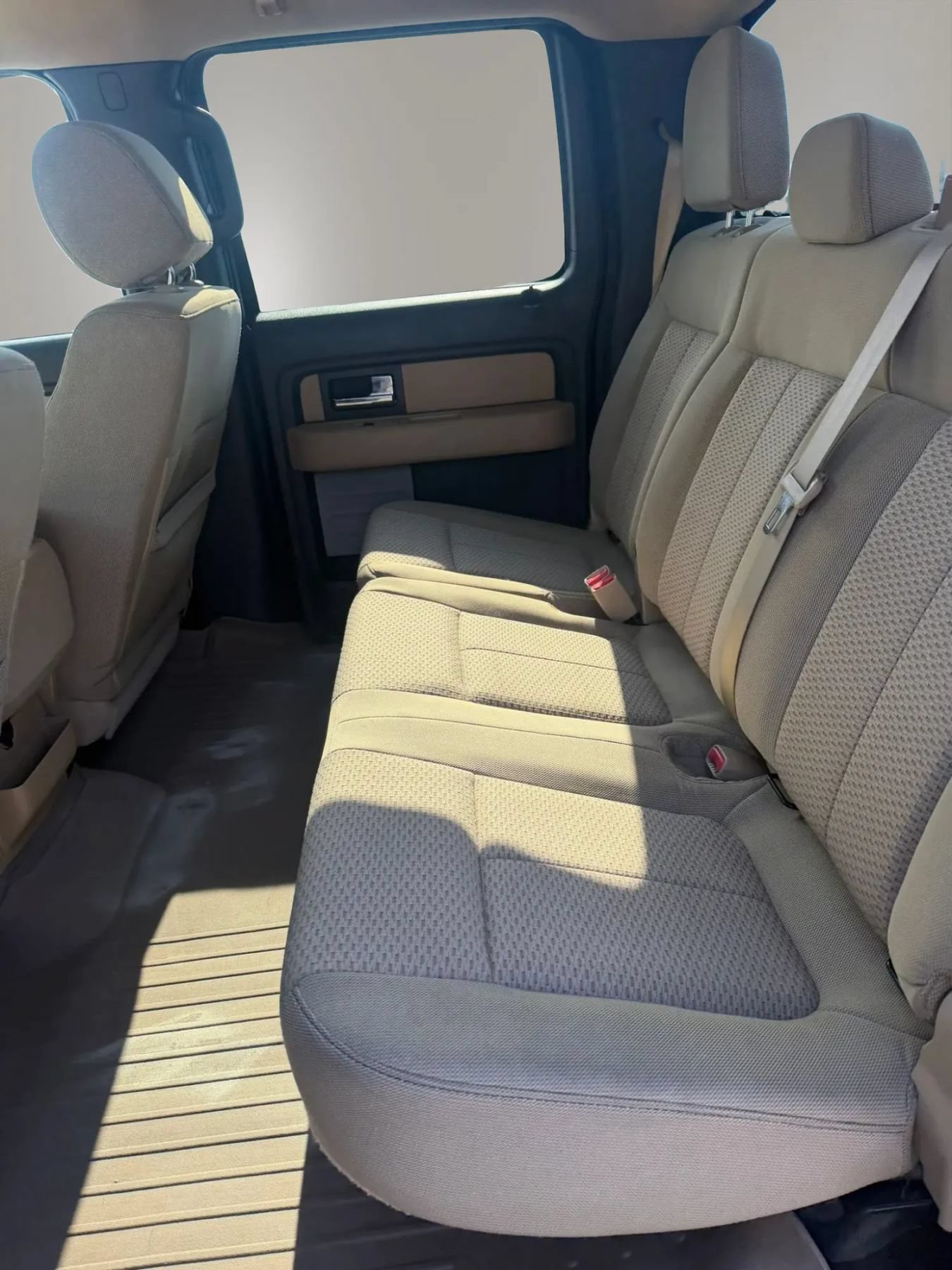 Used 2014 Ford F150 XLT w/ Equipment Group 302A Luxury AWD/4WD image 17