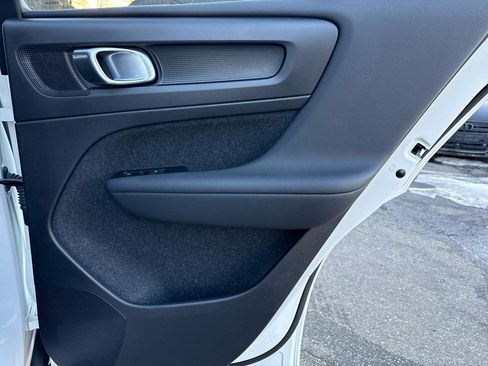 Used 2021 Volvo XC40 P8 Recharge w/ Climate Package image 28