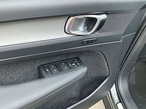 New 2026 Volvo XC40 B5 Core w/ Climate Package image 15