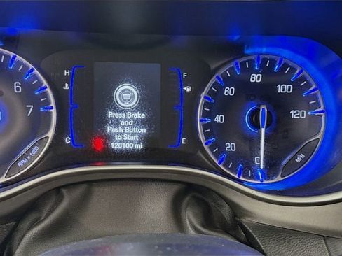 Used 2020 Chrysler Pacifica Touring-L w/ Tire & Wheel Group FWD image 14
