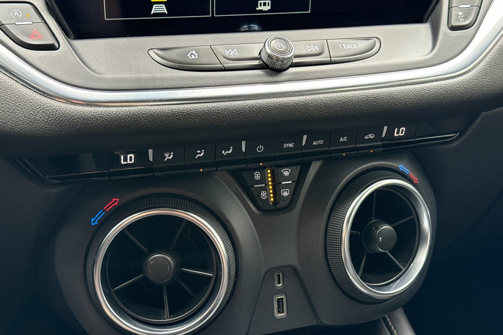 Used 2023 Chevrolet Blazer LT AWD/4WD image 20