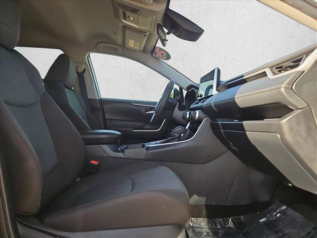 Used 2025 Toyota RAV4 XLE FWD image 20