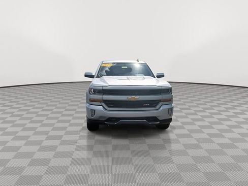 Used 2018 Chevrolet Silverado 1500 LT w/ All Star Edition AWD/4WD image 3