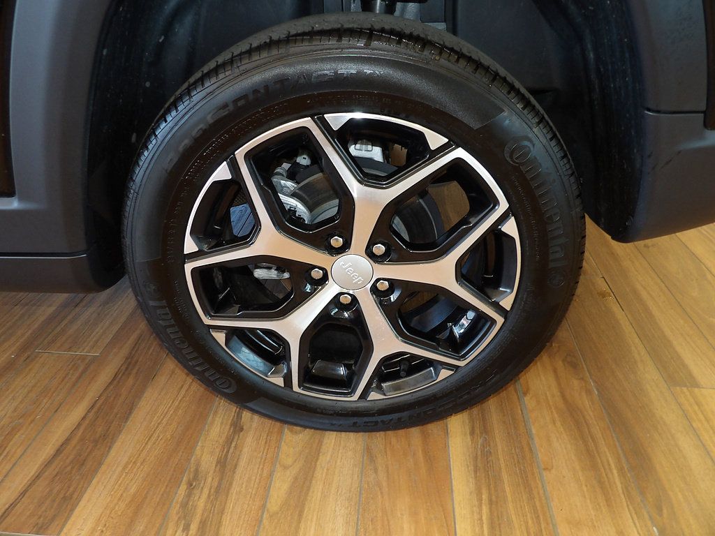 Used 2024 Jeep Compass Limited AWD/4WD image 9