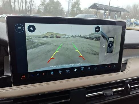 Used 2024 Lincoln Corsair AWD w/ Equipment Group 101A image 22