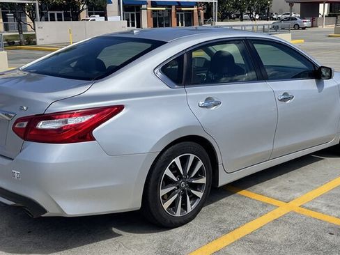 Used 2017 Nissan Altima 2.5 SV FWD image 6