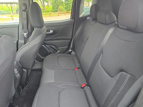 Used 2023 Jeep Renegade Altitude AWD/4WD image 24