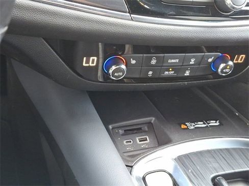 Used 2023 Buick Enclave Essence image 24