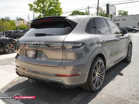 Used 2019 Porsche Cayenne Turbo w/ Premium Plus Package AWD/4WD image 7
