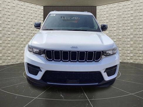 New 2026 Jeep Grand Cherokee Laredo image 3