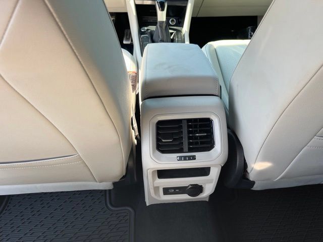 Used 2024 Volkswagen Tiguan SE R-Line FWD image 16
