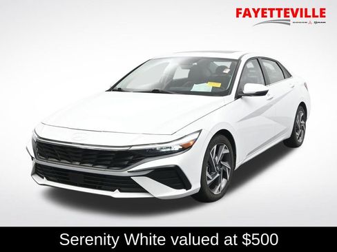Used 2025 Hyundai Elantra Limited FWD image 1
