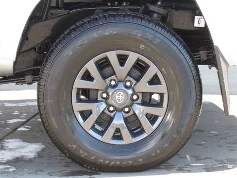 Certified 2022 Toyota Tacoma SR5 RWD image 34