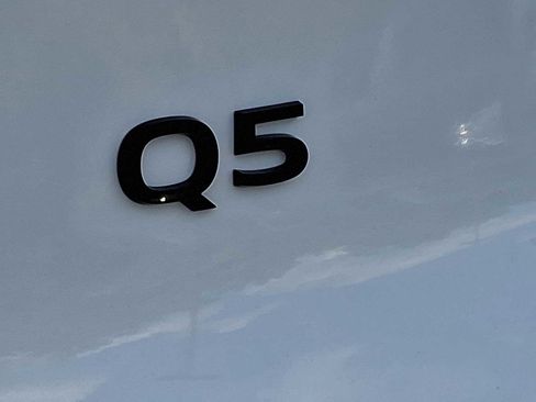 New 2025 Audi Q5 Premium Plus image 17