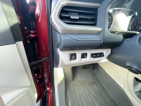 Used 2021 GMC Acadia Denali w/ Denali Technology Package image 14