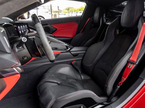 Used 2023 Chevrolet Corvette Z06 w/ Z07 Performance Package RWD image 27