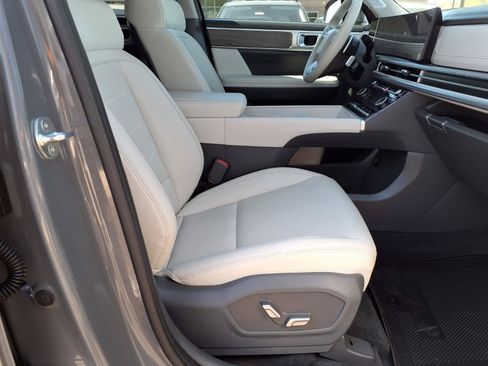 Certified 2024 Hyundai Santa Fe Limited FWD image 11