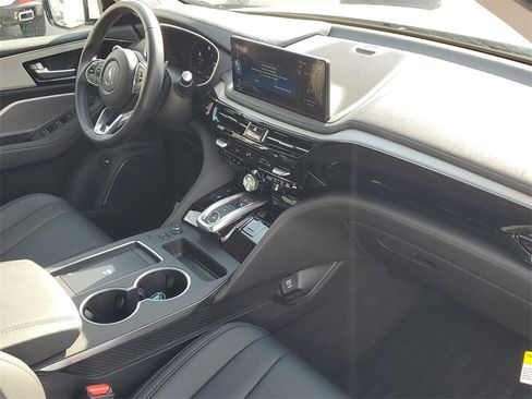 Certified 2025 Acura MDX FWD image 4