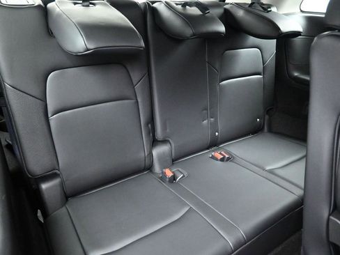 Used 2024 Nissan Pathfinder SL AWD/4WD image 24