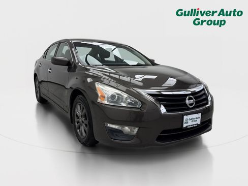 Used 2015 Nissan Altima 2.5 S w/ Special Edition Package FWD image 13