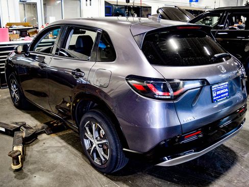 Certified 2024 Honda HR-V EX-L image 18