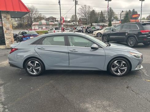 Used 2023 Hyundai Elantra Limited image 8