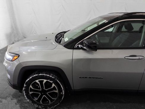 Used 2022 Jeep Compass Limited image 3