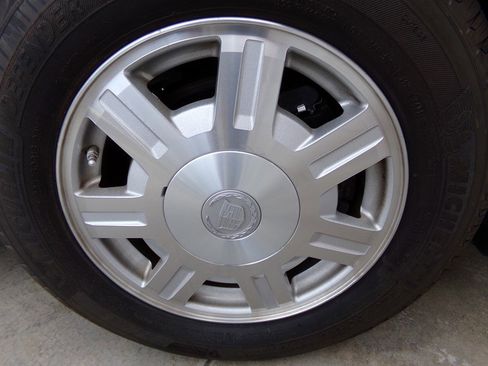 Used 2003 Cadillac De Ville Sedan w/ Comfort & Convenience Package image 87