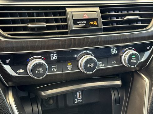 Used 2018 Honda Accord EX image 19