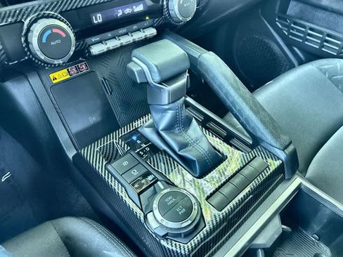 Used 2025 Toyota Tacoma SR5 AWD/4WD image 21