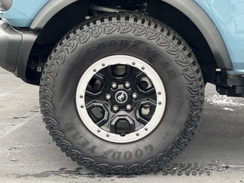 Used 2023 Ford Bronco Badlands w/ Sasquatch Package AWD/4WD image 32