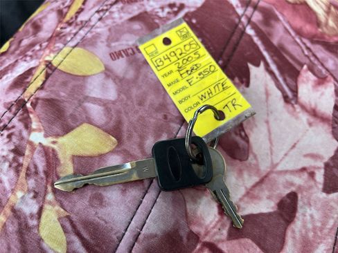 Used 2005 Ford F550 2WD Regular Cab Super Duty image 23