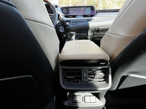 Certified 2021 Lexus ES 300h Ultra Luxury w/ Accessory Package 2 image 37