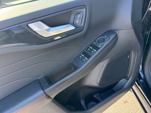 Used 2025 Ford Escape ST-Line image 13