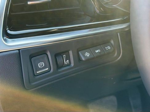 Certified 2025 Cadillac XT6 Premium Luxury w/ Platinum Package AWD/4WD image 9