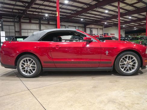 Used 2012 Ford Mustang Premium image 23