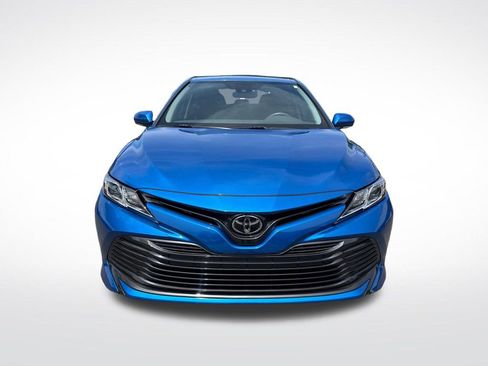Used 2019 Toyota Camry LE w/ Convenience Package FWD image 2