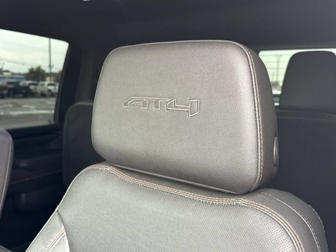 Used 2024 GMC Sierra 2500 AT4 w/ Technology Package AWD/4WD image 11
