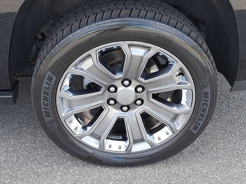 Used 2015 GMC Yukon XL Denali w/ Premium Package image 33