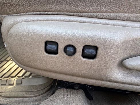 Used 2004 Chrysler Sebring LXi FWD image 12