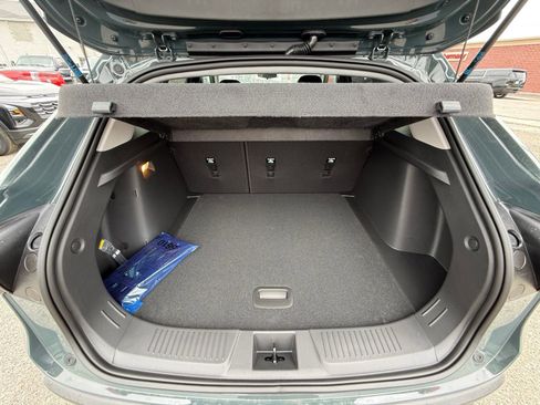 New 2026 Chevrolet Trax LT w/ LT Convenience Package FWD image 24